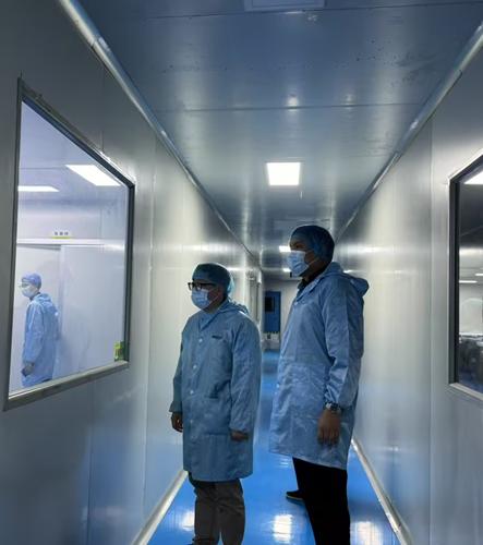 Factory Visit by Guest at MEDICA Exhibition in Germany; Novae Opportunitates in Foro Medical Europae explorans